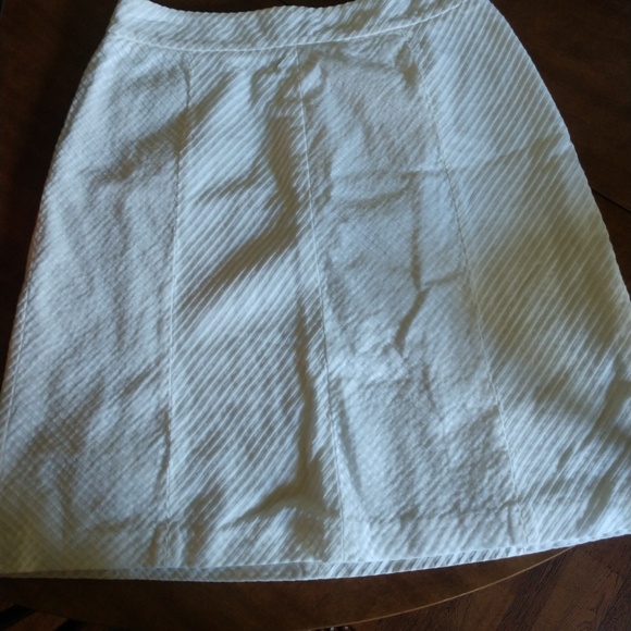 Ann Taylor - Picture 1 of 6